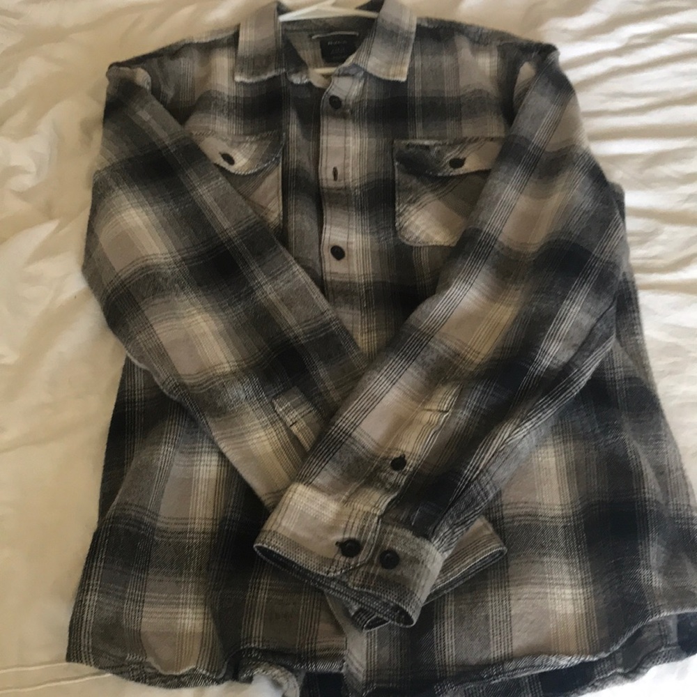 RVCA regular fit. 💯 percent cotton flannel